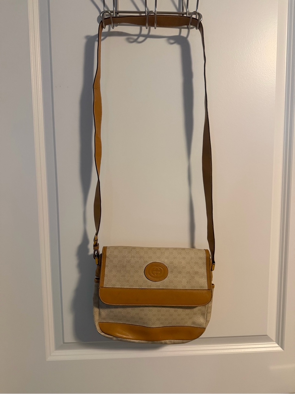 Gucci Beige Monogram Messenger Bag with Tan Leather Accents - Picture 2 of 16